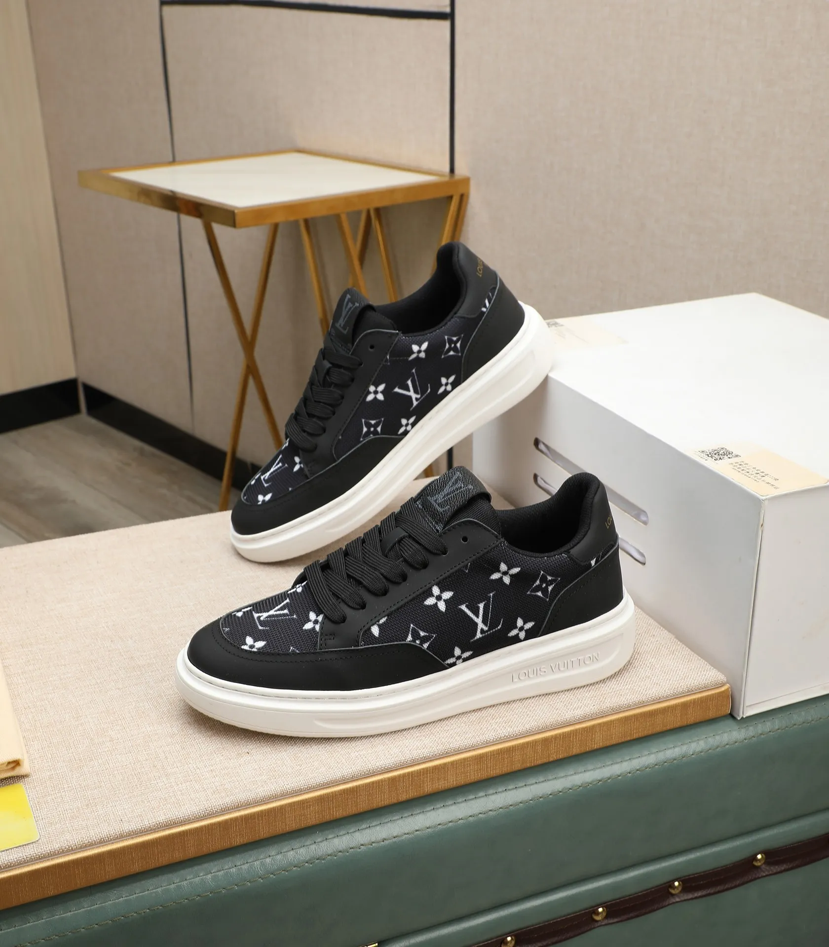 Men's shoes 💰540 💰(Niuli: full package) louis vuitton (Louis Vuitton/lv) top 🔍🔍 new models are on sale at the same time at the counter. The upper 🇮🇹 is imported from Italy, first-layer cowhide, and the lining is fully imported cowhide. 💪💪, completely 1⃣️ to 1 ⃣️Re-engraved🇮🇹💪💪, ⚠Sole: The original sole is specially provided by the original factory, the exclusive movable molded sole is super comfortable, ⚠The original factory follows the order, 🔍🔍high quality, you can enter and exit the counter at will, welcome to compare⚠. Code number:38-44